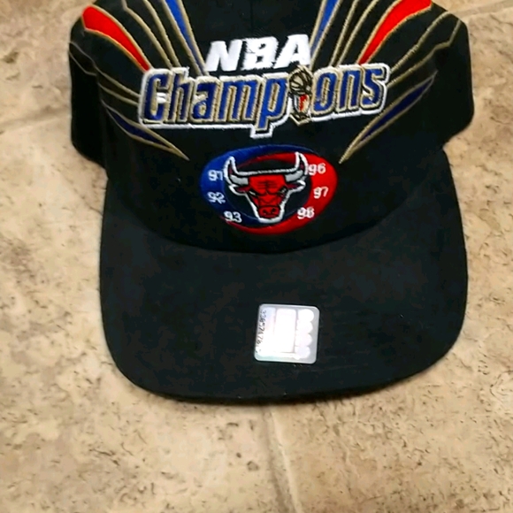 1998 Chicago bulls authentic championship hat - Picture 1 of 5